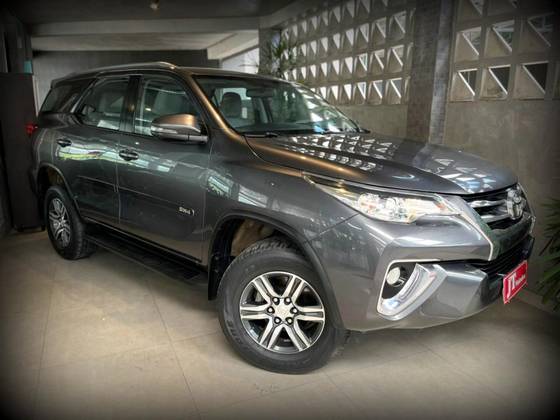 TOYOTA HILUX SW4 2.7 SR 4X2 16V FLEX 4P AUTOMÁTICO